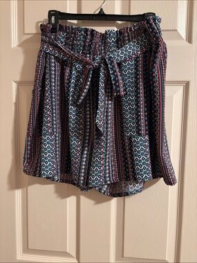 Patterned Tie-Waist Shorts in Navy and Teal